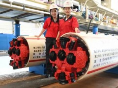鐵建重工超小直徑可回退式管幕機下線！