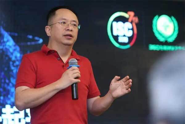 全國(guó)政協(xié)委員、經(jīng)濟(jì)委員會(huì)委員、360集團(tuán)董事長(zhǎng)兼CEO 周鴻祎